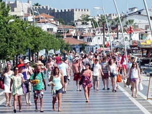 Muğla'da yerli ve yabancı turistler sahilleri doldurdu