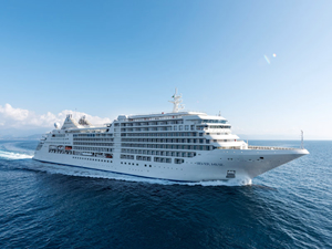 M/S SILVER MUSE kruvaziyer gemisi ilk seferini İzmir'e düzenledi