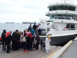 Engelliler ve aileleri için Boğaz'da tekne turu düzenlendi