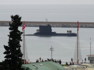 Gölcük Tersanesi'nde üretien ilk Türk denizaltısı TCG Yıldıray Samsun'a geldi