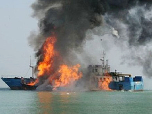 Java Denizi'nde bir feribotta çıkan yangında 5 kişi öldü