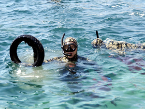 Bodrum'un Bardakçı koyu'nda deniz dibi temizliği yapıldı