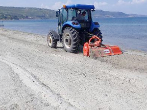 Çanakkale Belediyesi Güzelyalı ve Dardanos'ta sahil temizliği yaptı