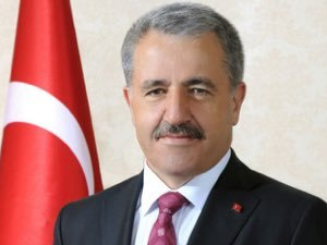 Türk sahipli yabancı bayraklı teknelerin yarısı Türk bayrağına geçti