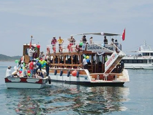 Ayvalık'ta gezi ve balıkçı tekneleriyle Çevre Günü etkinliği yapıldı