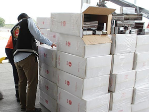Ambarlı Limanı'nda 1,2 milyon paket kaçak sigara ele geçirildi