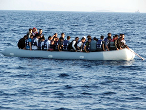 Güzelçamlı'da 24 kaçak göçmen yakalandı