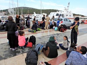 Çeşme'den Sakız Adası'na geçmeye çalışan 59 kaçak yakalandı