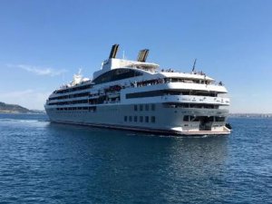 M/S Le Lyrial, 244 yolcusuyla Çanakkale Kepez Limanı'na yanaştı