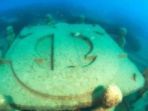 Sualtı Müzesi'ne yeni heykeller indirildi