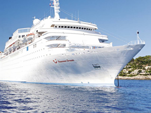 M/S Thomson Dream, bin 513 yolcusuyla Marmaris Limanı'na yanaştı