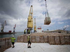 Yardım gemisi 'Şefkat' İsrail'in Aşdod Limanı'na demirledi