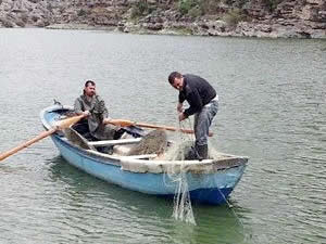 Kaçak balık avlayan 9 kişiye 3 bin 33 lira ceza