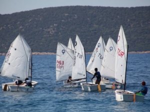 Bodrumspor’un öğrencileri yelkenle denize açıldı