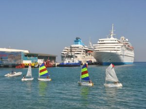 Denizcilik ve Kabotaj Bayramı'nın 91'inci yılı kutlandı