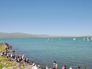 Kış turizminin gözdesi Çıldır, yazın da hareketli olacak