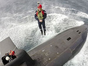 Fransa Cumhurbaşkanı Macron nükleer denizaltı 'Korkunç'u ziyaret etti