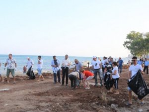 Mezitli sahili boydan boya temizlendi