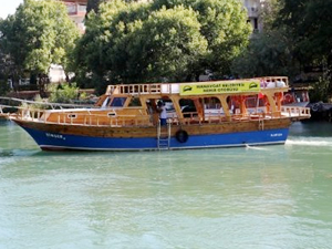 Manavgat Belediyesi ücretsiz “Nehir Otobüsü” projesini başlattı