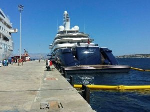 Dünyanın beşinci büyük yatı 'Al Mirqap' İzmir'e demirledi