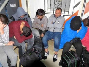 Sahil Güvenlik Midilli'ye geçmek isteyen 35 kişi yakaladı