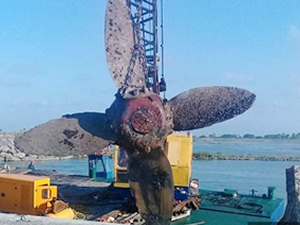 Samsun’daki batık gemi tartışmalara sebep oldu