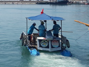 Alanya'da deniz 'Vasdettin' ile temizlendi