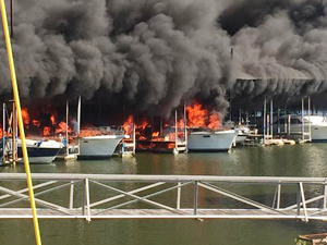 Teksas Pottsboro Highport Marina'da yangın çıktı