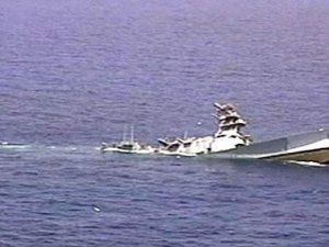 Kamerun'da askeri geminin batmasıyla kaybolan askerlerin cesetleri bulundu