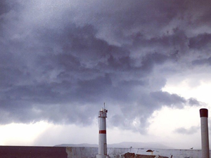 Fırtına, Marmara ve Avşa'daki tatilcileri korkuttu