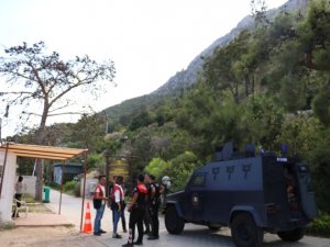 Antalya'da torpille balık avlayan 4 kişi yakalandı