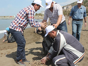 Hatay Samandağ'da sahil temizliği yapıldı