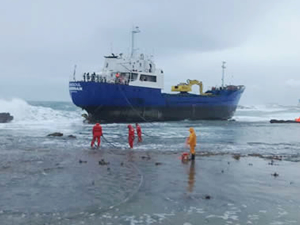 Gazimağusa'da karaya oturan M/V CHRISDUL'un parçalanması planlanıyor