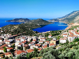 Kaş, yabancı turistlerin ilgisini çekiyor