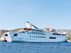 'M/S Med Queen' kruvaziyeri Marmaris'e yanaştı
