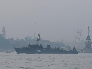 Rus donanmasına ait "Valentin Pikul" İstanbul Boğazı'ndan geçti