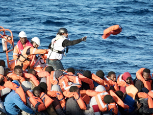 Binden fazla göçmen Libya'ya geri gönderildi