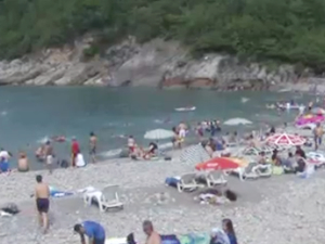 Zonguldak'ta vatandaşlar sahillere akın etti