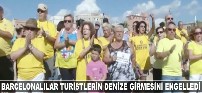 Barcelonalılar turistlerin denize girmesine izin vermedi