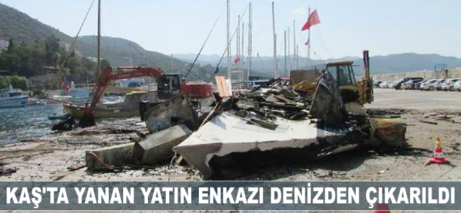 Kaş'ta yanan yatın enkazı denizden çıkarıldı