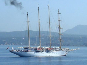 "Star Flyer" yelkenli yolcu gemisi Bodrum'a 155 turist getirdi