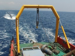 Denizden yüzdürülerek getirilen borular sorunu çözdü