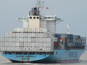 Maersk’e ait konteyner gemisinde yangın çıktı