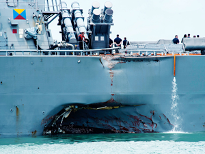 USS John S. McCain’in kayıp mürettebatının arama çalışmaları durduruldu