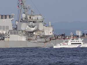 USS Fitzgerald’ı taşıyacak firma belli oldu