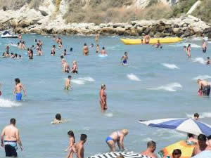 Kuşadası bayramda tatilcilerle dolup taştı