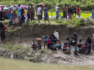 Arakanlı Müslümanları taşıyan tekne battı: 16 ölü