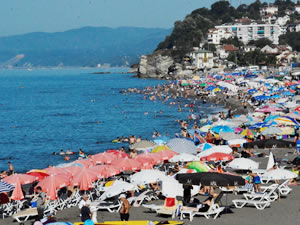 Akçakoca'nın nüfusu bayram tatilinde 5 kat arttı