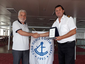 T/S SAMSUN Eğitim Gemisi Erdemir Limanı'na yanaştı
