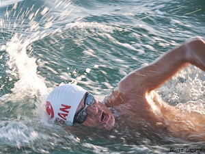 Manş Denizi'ni yüzerek geçen Türk yüzücüler yurda döndü